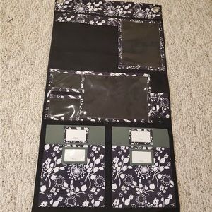 thirty one 
 Floral printed organizer wall organizer